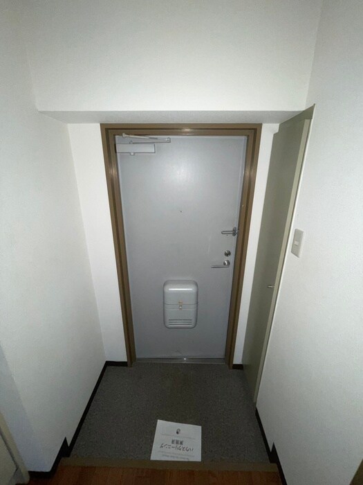 物件内観写真18　(玄関)