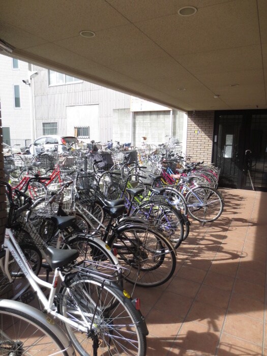 物件外観写真4　(駐輪場)