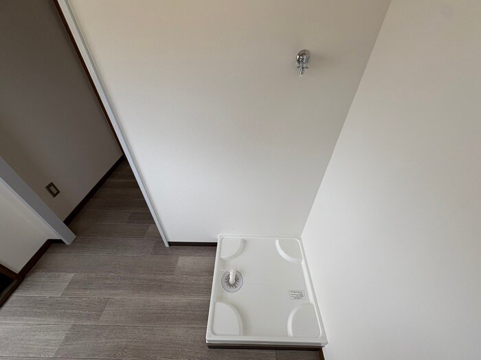 物件内観写真13　(洗濯機置場)