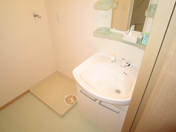 物件内観写真15　(洗濯機置場)