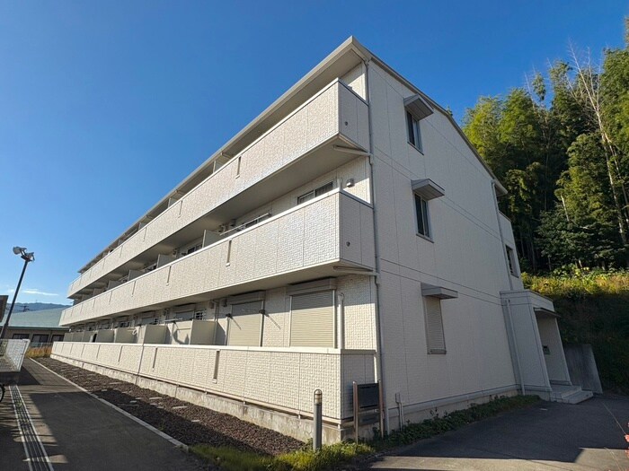 セジュ－ル神領の外観写真