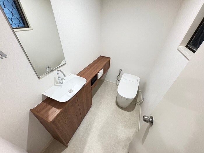 物件内観写真14　(トイレ)