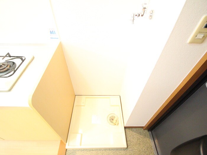 物件内観写真12　(洗濯機置場)