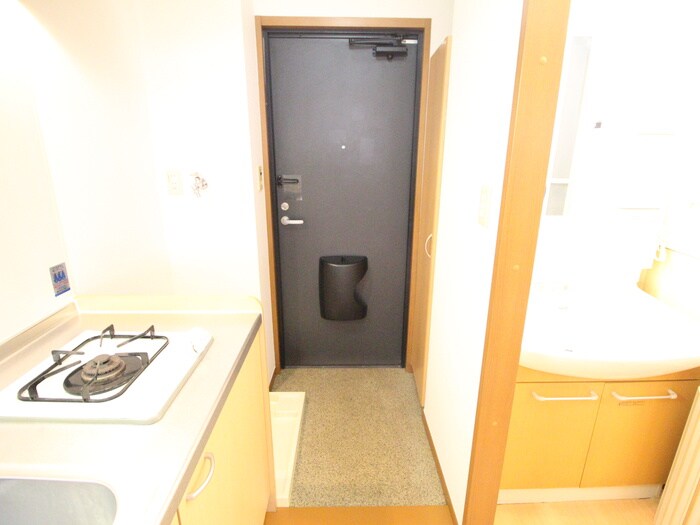 物件内観写真15　(玄関)