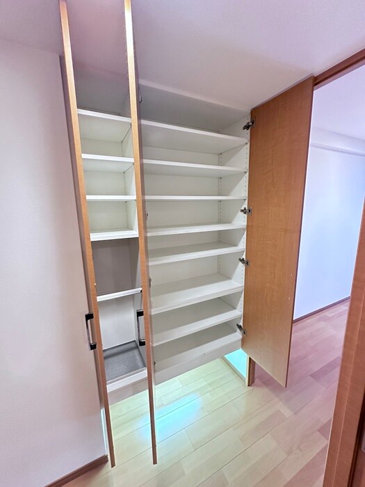 物件内観写真13　(靴箱)