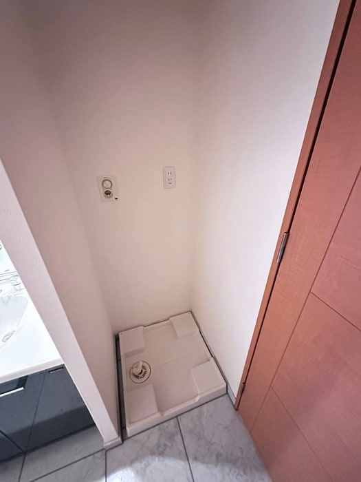 物件内観写真17　(洗濯機置場)