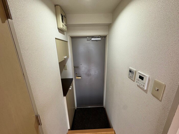 物件内観写真16　(玄関)