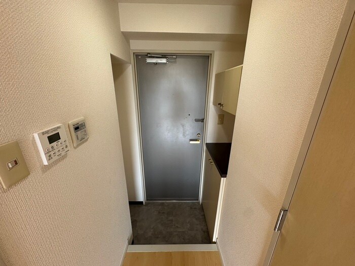物件内観写真16　(玄関)
