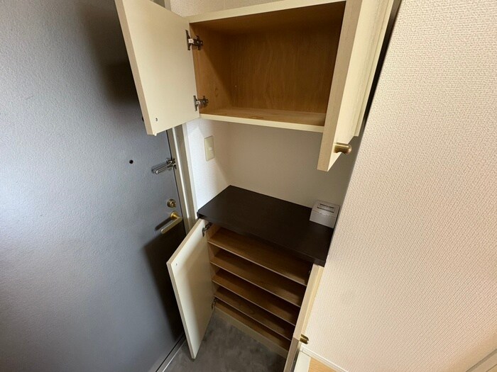 物件内観写真18　(靴箱)