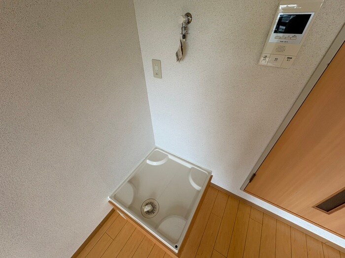 物件内観写真20　(洗濯機置場)