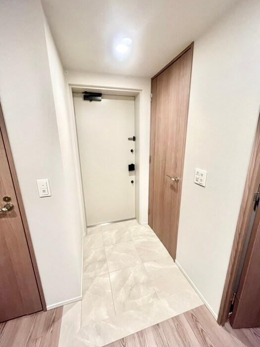 物件内観写真15　(玄関)