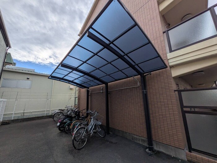 物件外観写真4　(駐輪場)