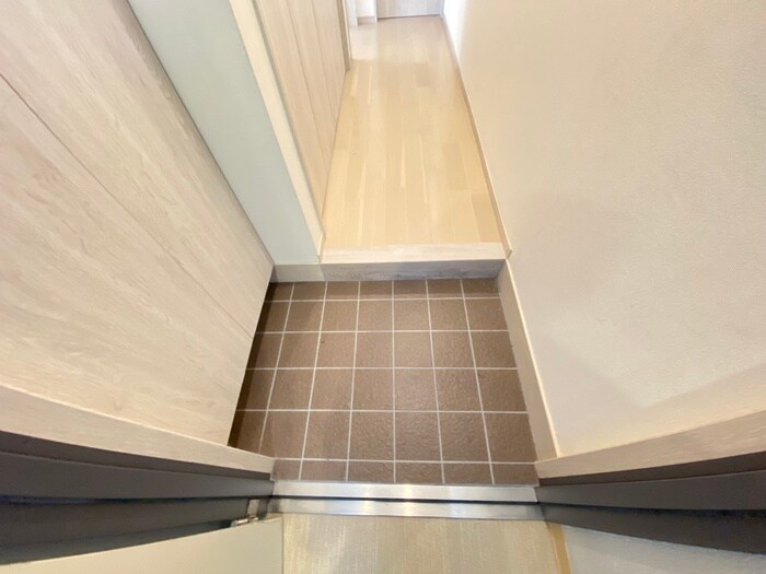 物件内観写真18　(玄関)