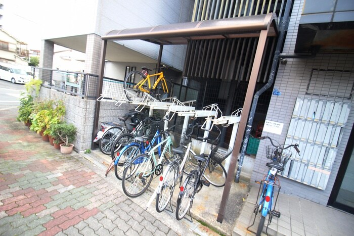 物件外観写真5　(駐輪場)