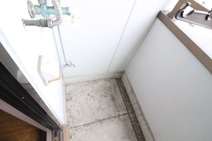 物件内観写真16　(洗濯機置場)