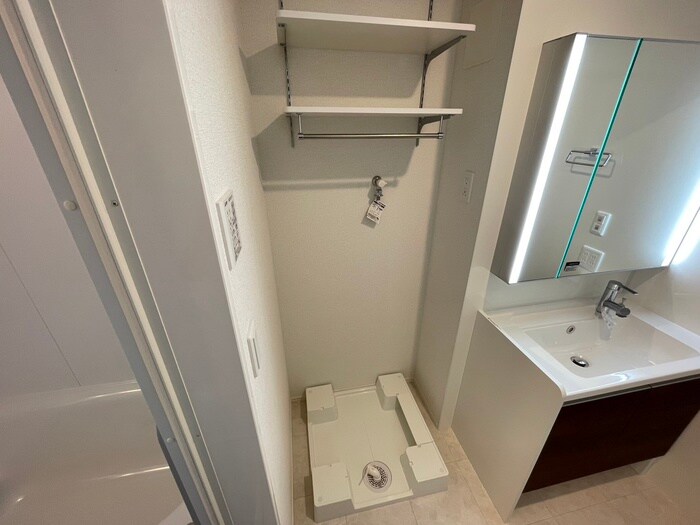 物件内観写真13　(洗濯機置場)