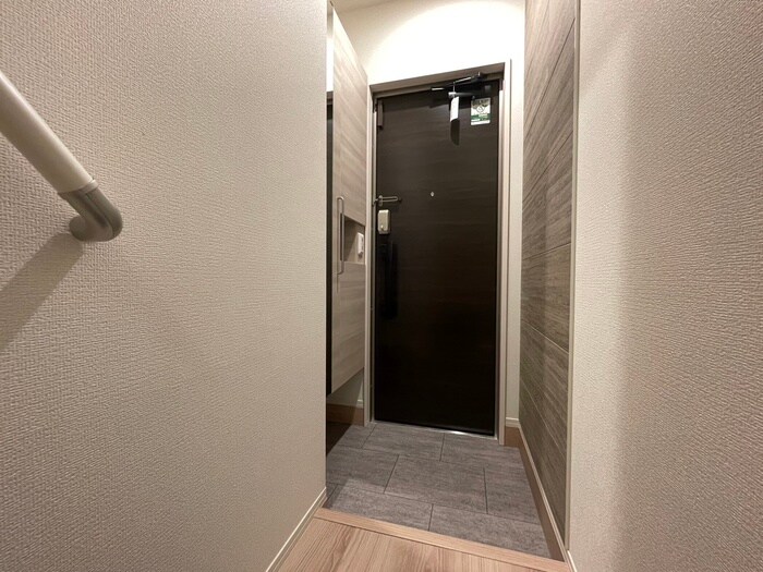 物件内観写真18　(玄関)