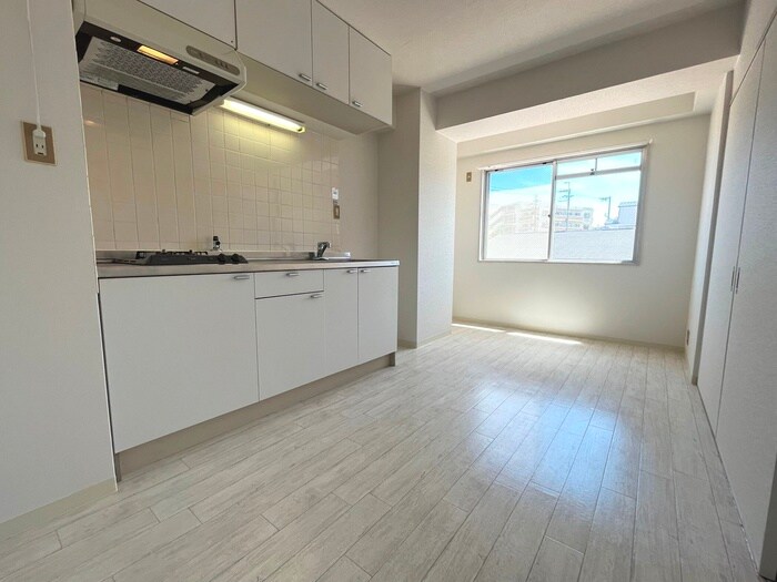 物件内観写真8　(居室)