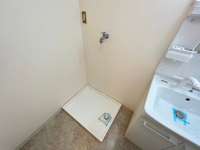 物件内観写真14　(洗濯機置場)