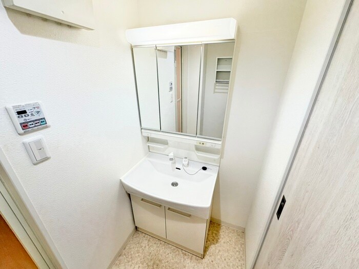 物件内観写真12　(洗面)