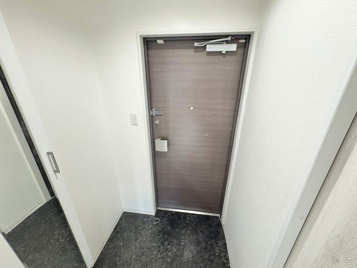物件内観写真14　(玄関)