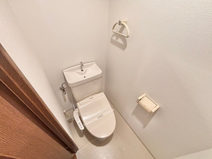 物件内観写真9　(トイレ)