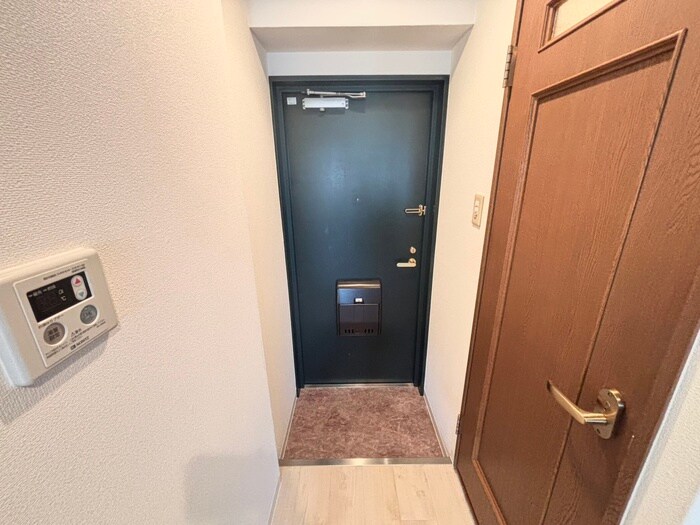 物件内観写真17　(玄関)