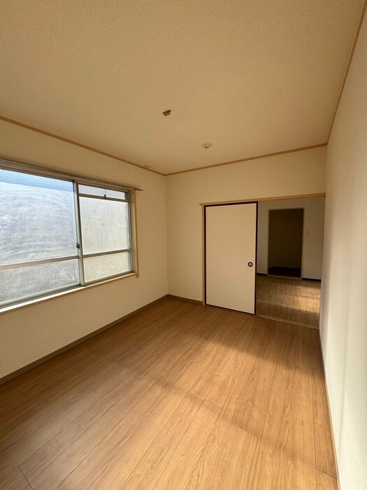 物件内観写真8　(居室)