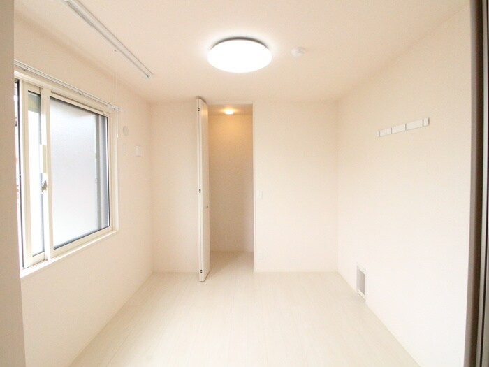 物件内観写真9　(居室)