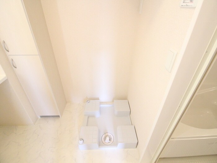 物件内観写真12　(洗濯機置場)