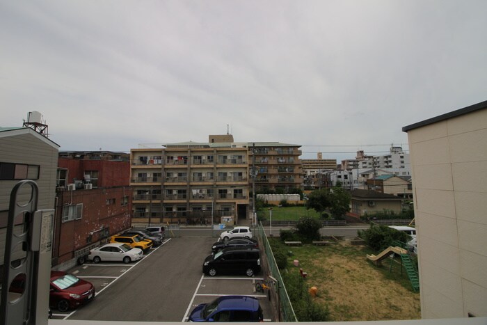 物件内観写真16　(室内からの展望)