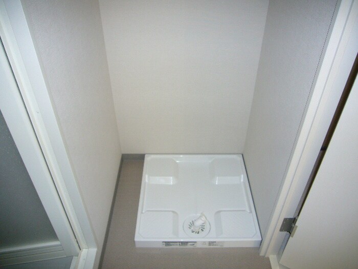 物件内観写真11　(洗濯機置場)