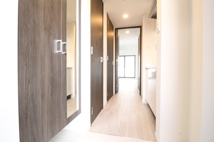 物件内観写真7　(玄関)