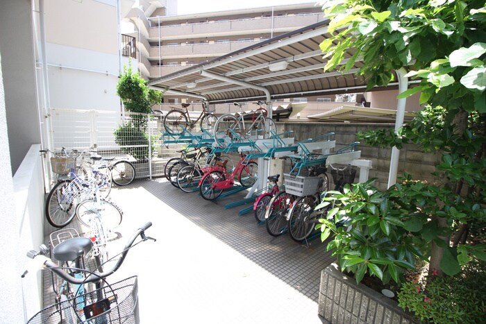 物件外観写真6　(駐輪場)
