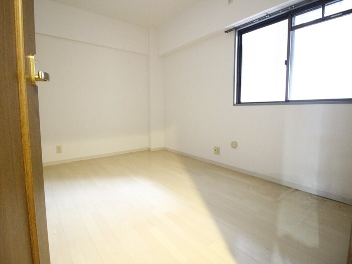 物件内観写真10　(居室)