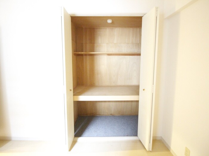 物件内観写真18　(収納)
