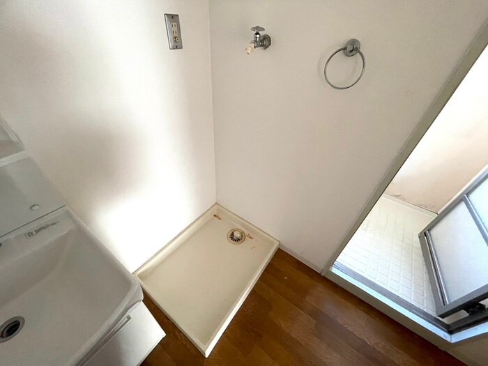 物件内観写真19　(洗濯機置場)