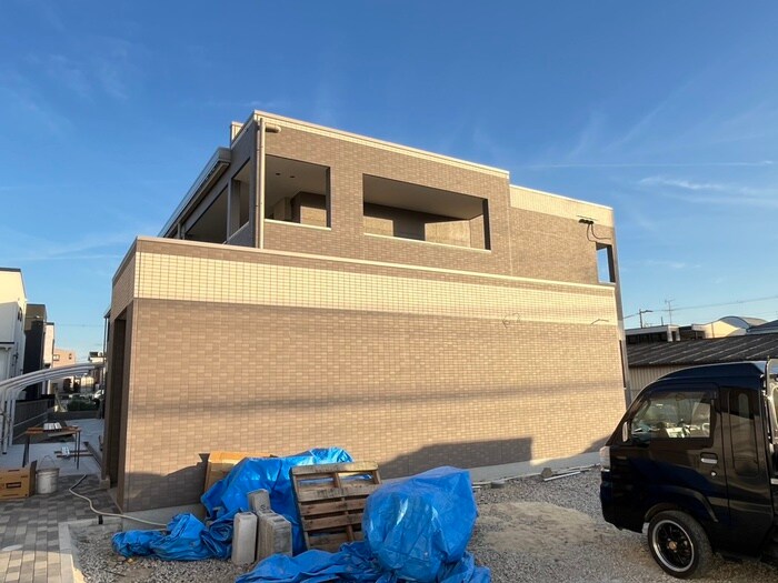 物件外観写真1　(建築中)