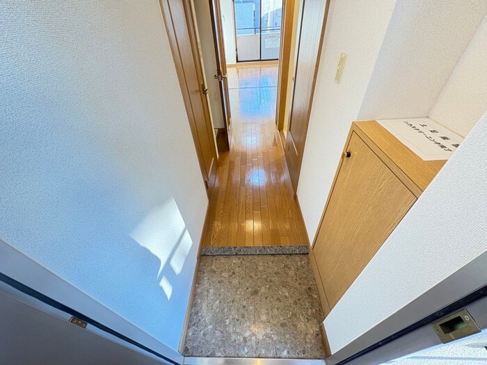 物件内観写真17　(玄関)