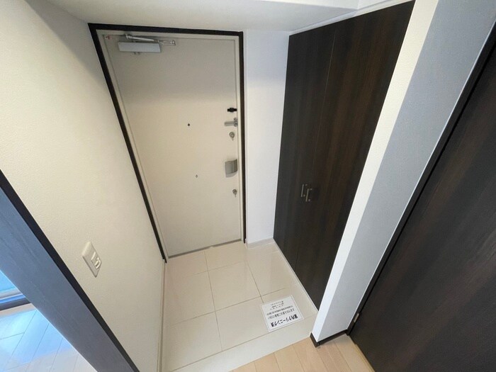 物件内観写真14　(玄関)