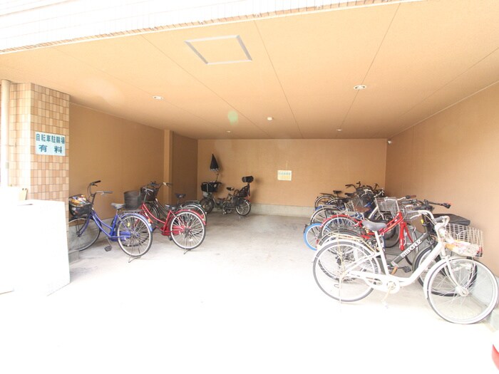 物件外観写真5　(駐輪場)