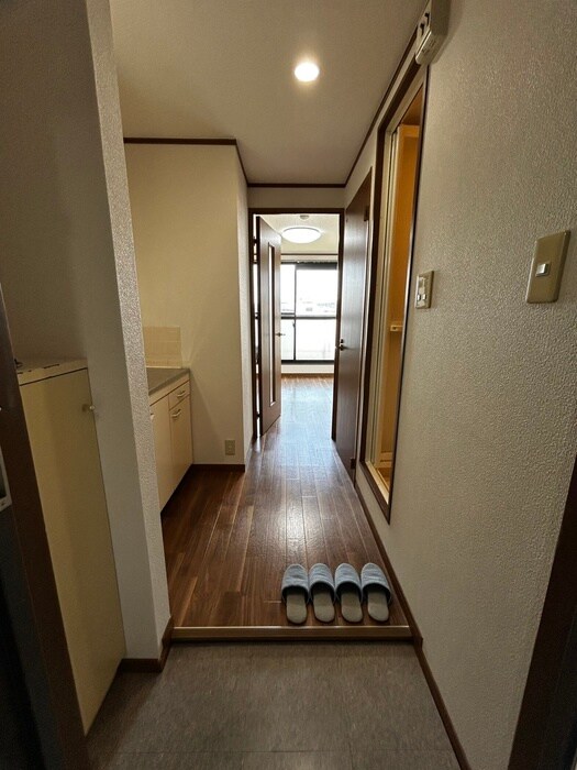 物件内観写真21　(廊下)