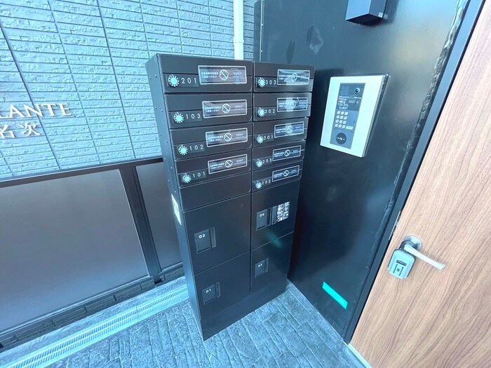 物件外観写真4　(建物設備)