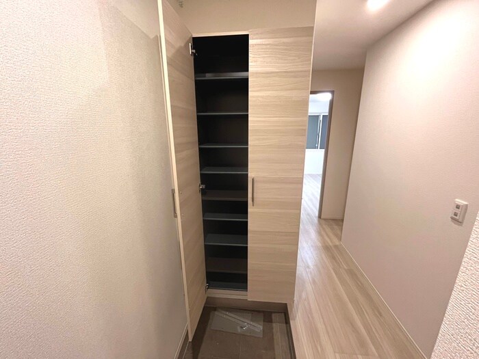 物件内観写真15　(靴箱)