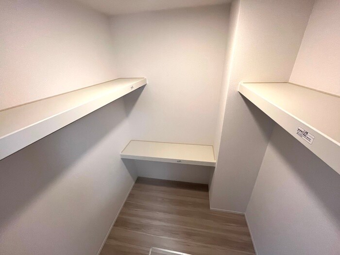 物件内観写真18　(収納)