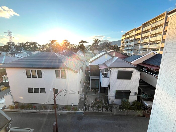 物件内観写真20　(室内からの展望)