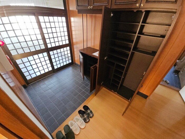 物件内観写真14　(玄関)