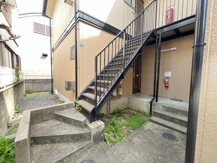 物件外観写真4　(エントランス部分)