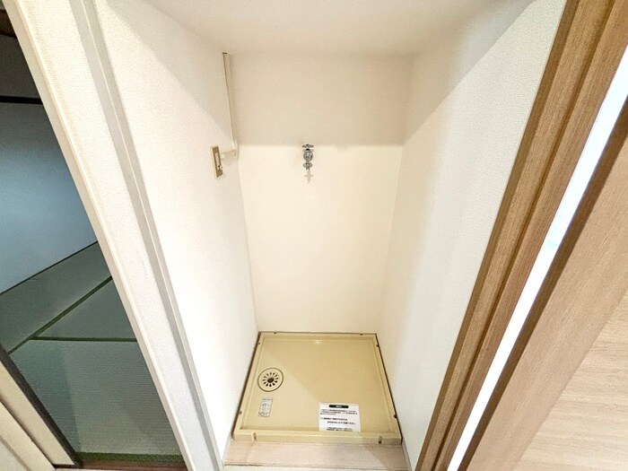 物件内観写真14　(洗濯機置場)