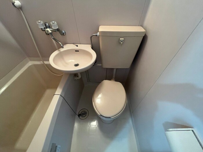 物件内観写真8　(トイレ)